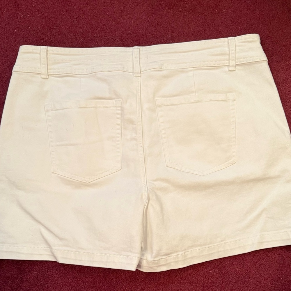 Maurices White Jean Shorts Classic Cuffed Design - Picture 2 of 4